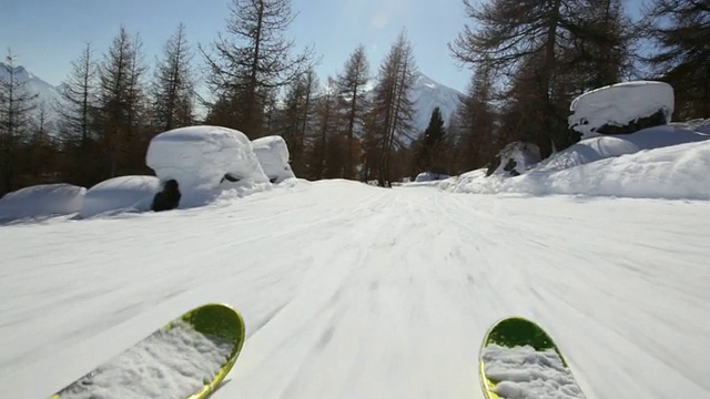 滑雪下山- HD1080p佳能5Dmk2视频素材