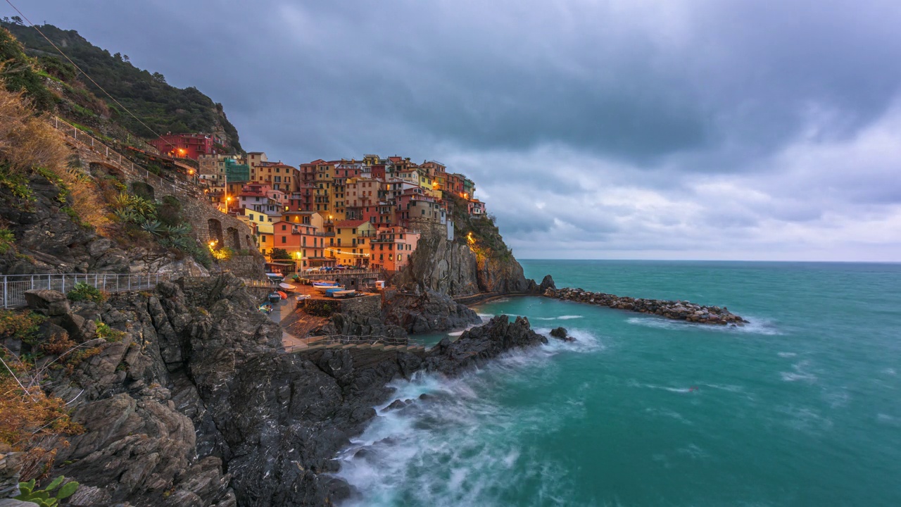 Manarola, La香料，意大利沿海景观在五个国家视频素材