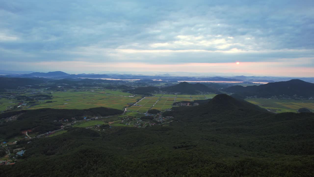 马尼山日出/江华郡，仁川，韩国视频素材