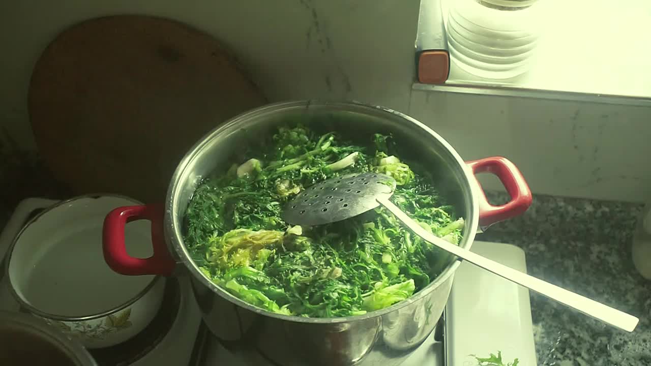 煮青菜视频素材