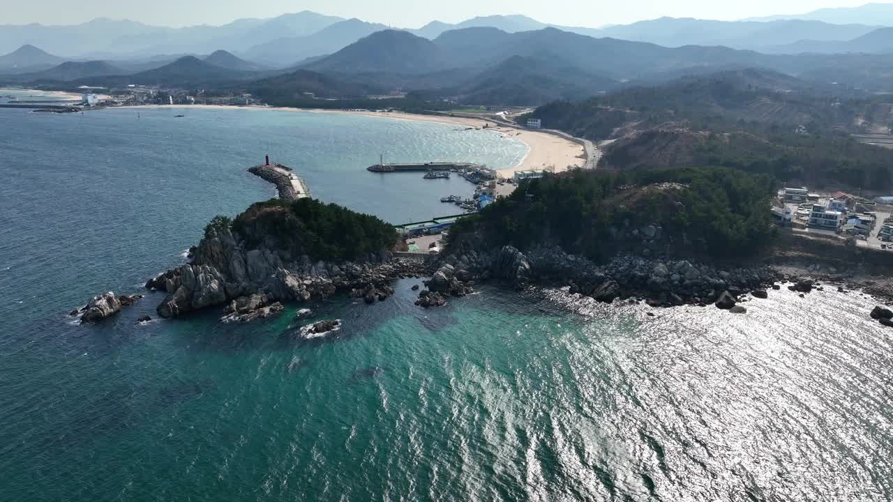 韩国江原道高城郡加津郡的海边村庄视频素材