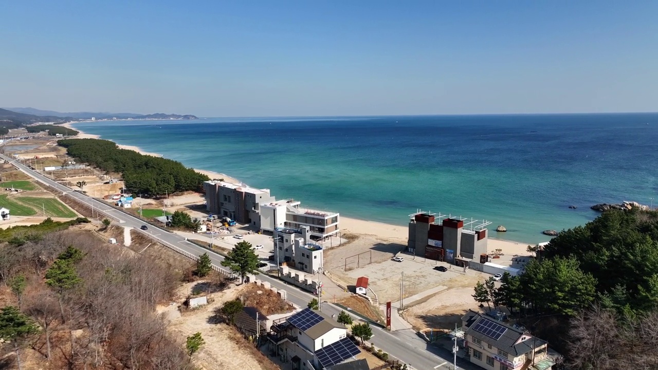 韩国江原道加津郡/高城郡海滩的海景视频素材