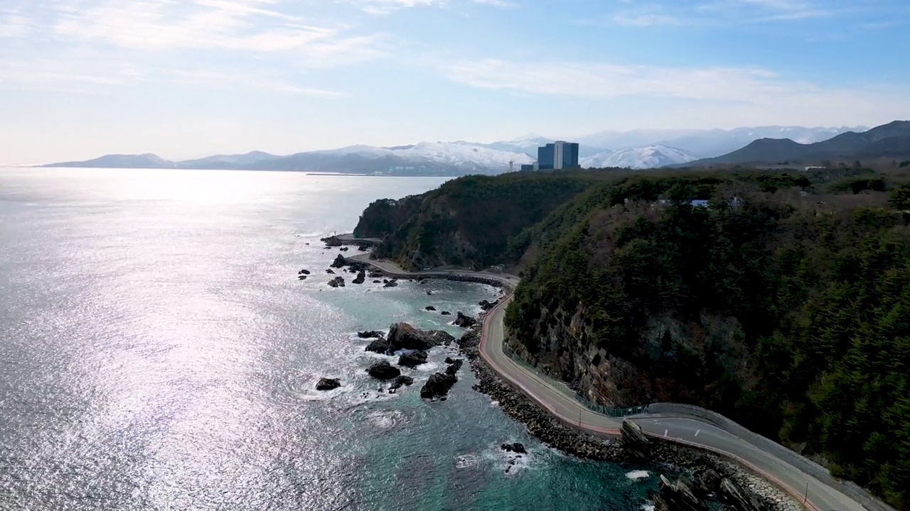 韩国江原道江陵市Simgok区附近的大海视频素材