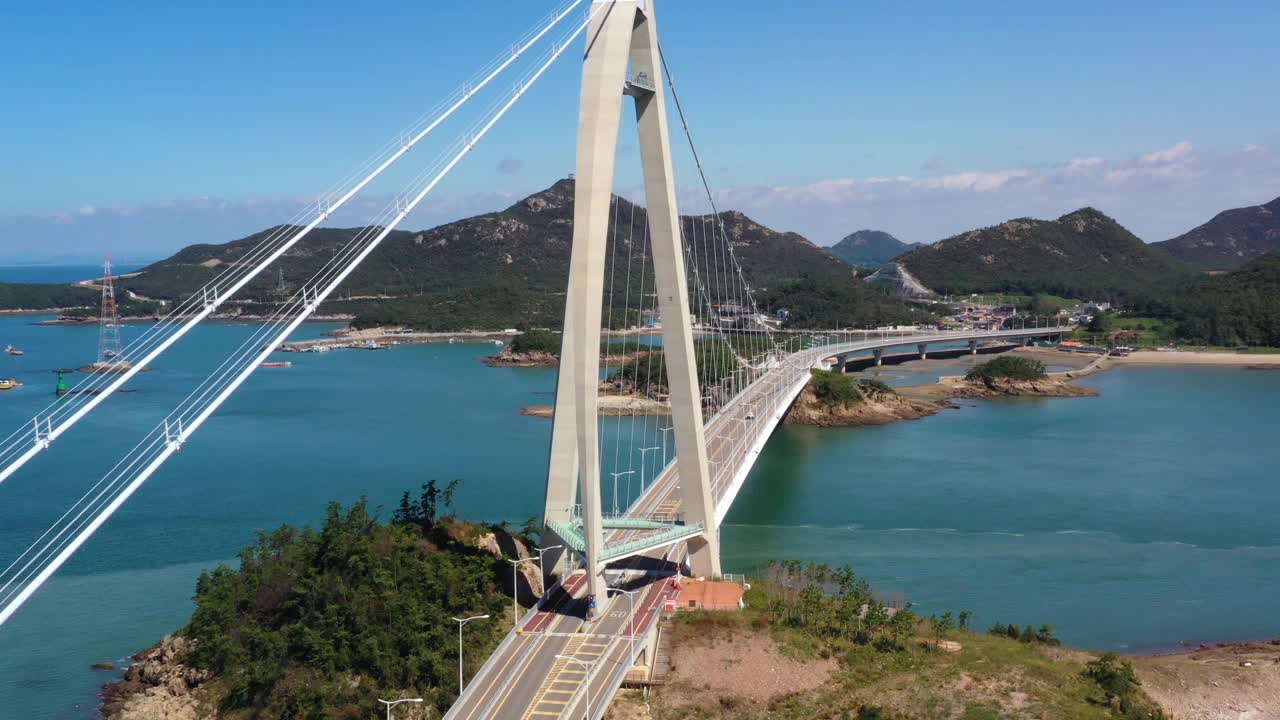 韩国全北郡群山市大高山、高郡山桥和大海的风景视频素材