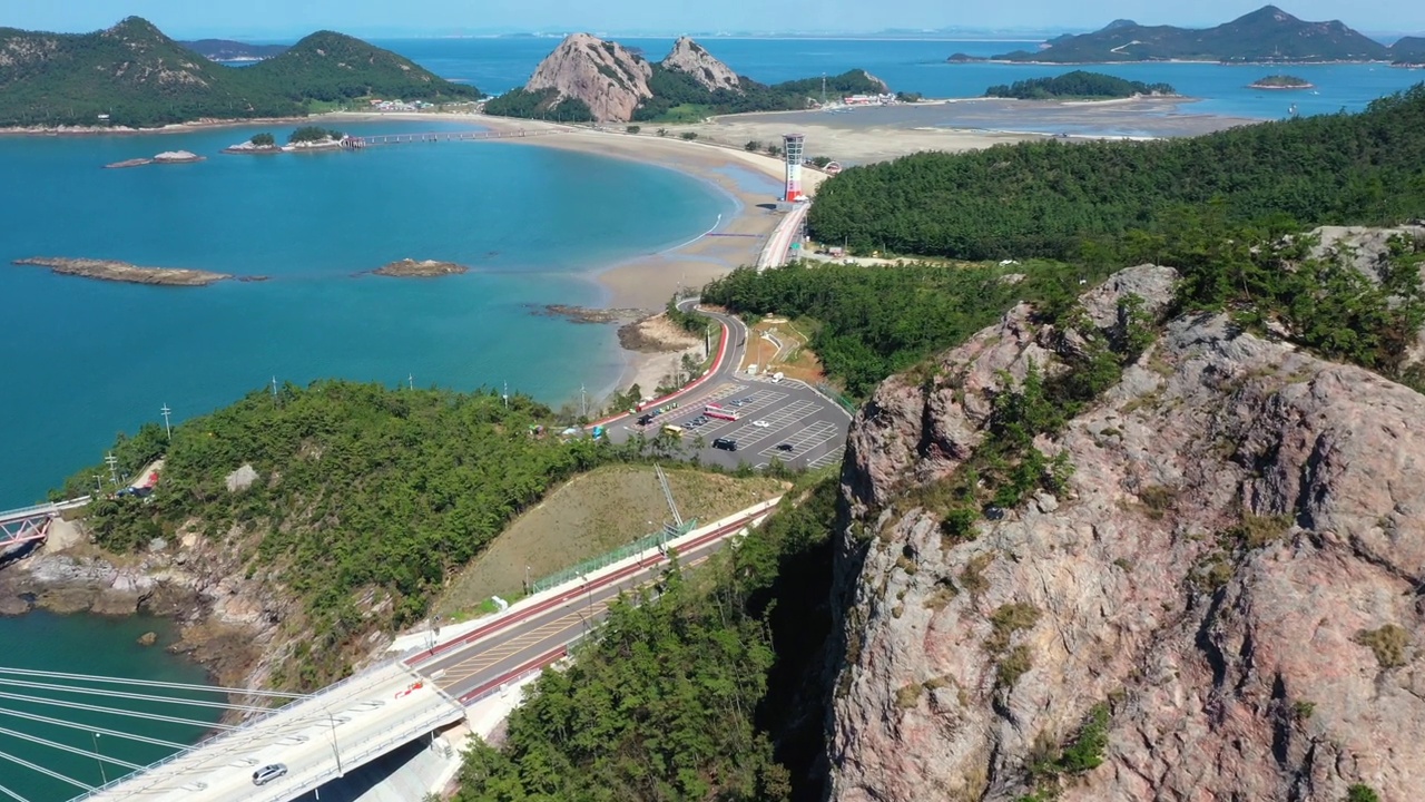 韩国全北郡山市善游岛、海滩和大海的风景视频素材