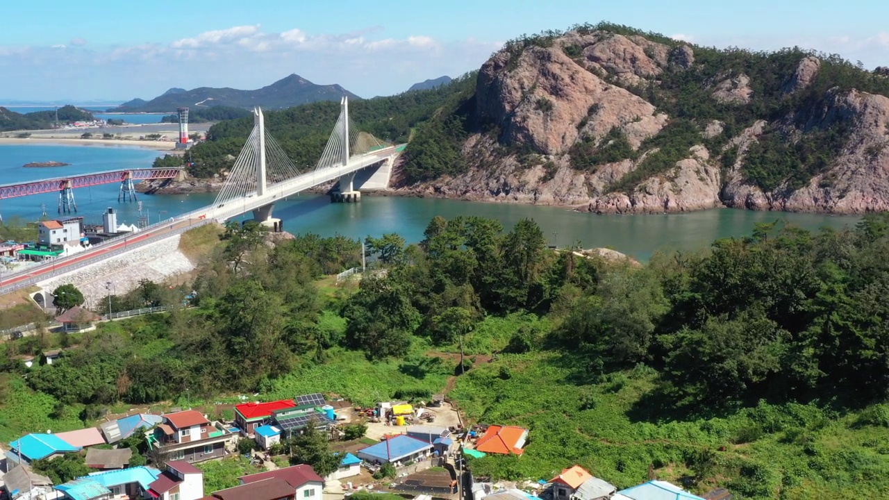 韩国全北郡山市长子桥和大海的风景视频素材