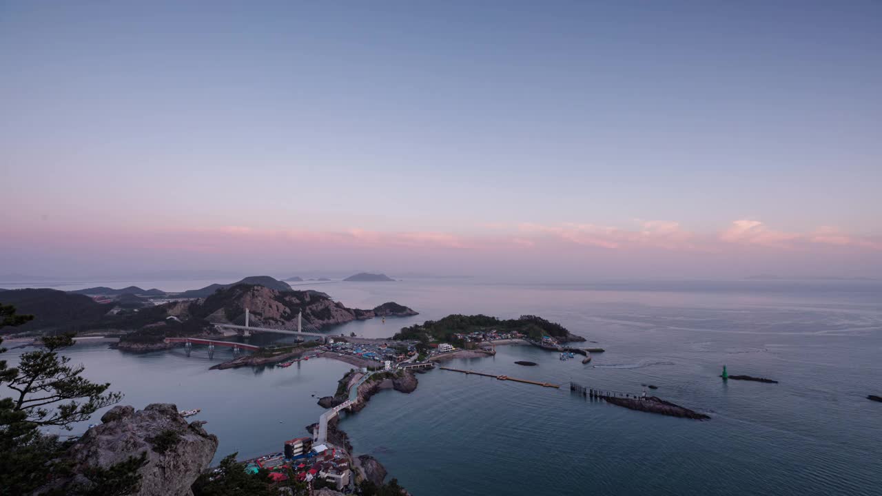 在韩国全北郡山市的海边和善游岛附近白天和黑夜视频素材