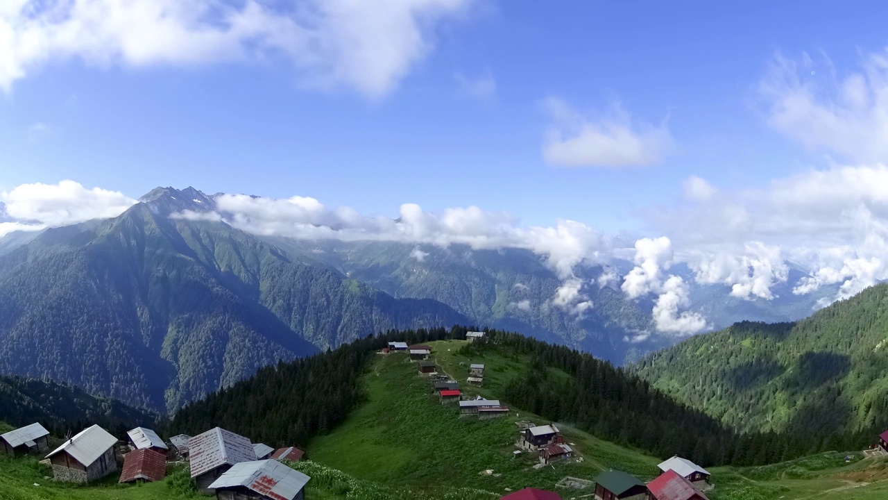 在黑海karadeniz地区的Pokut高原的全景时间推移视图，Rize，土耳其视频素材