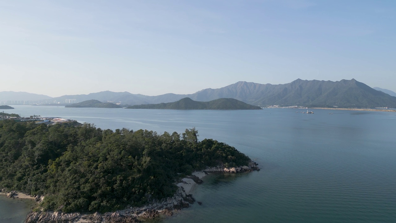 2022年12月23日，香港马鞍山海星湾海岸线。视频素材