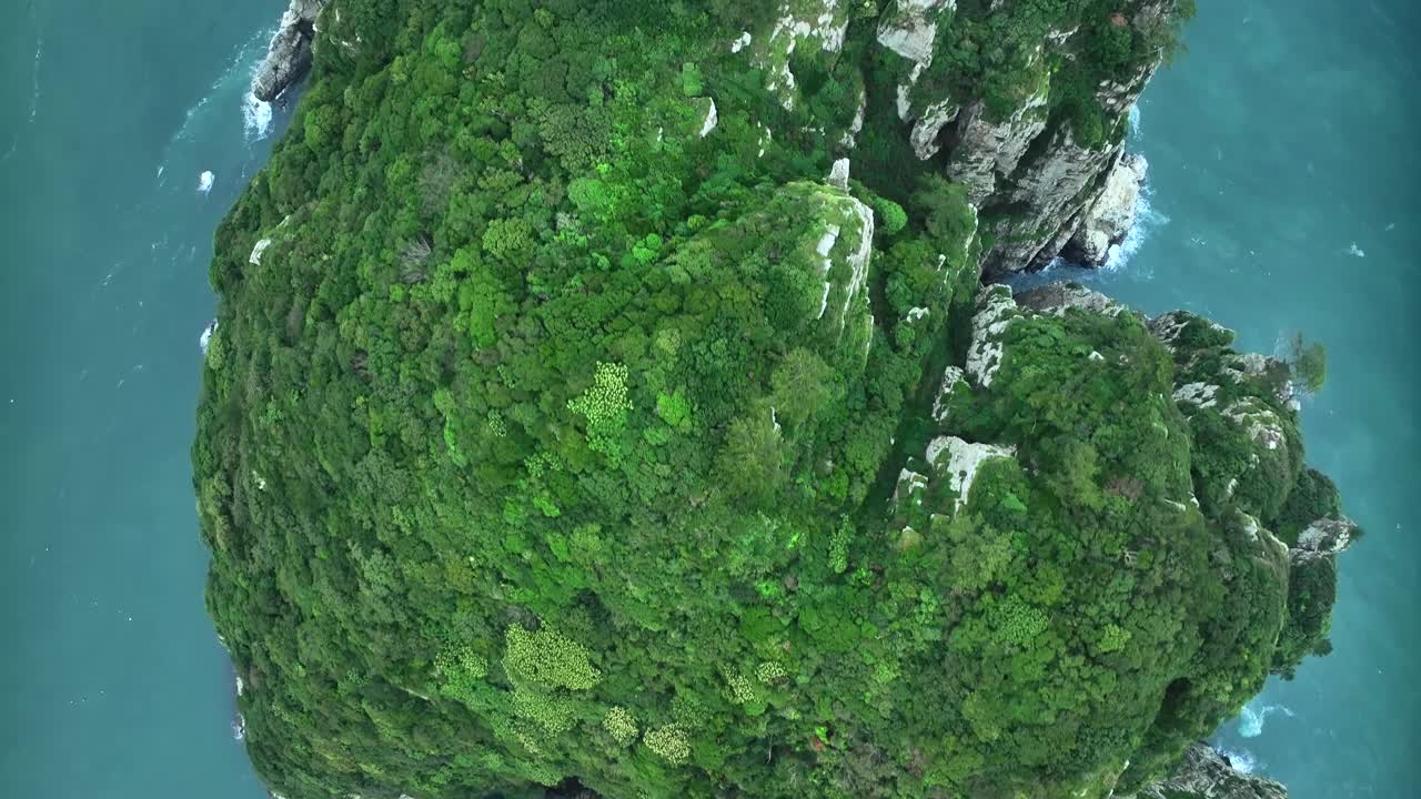 韩国庆尚南道巨济市海金刚列岛周围的景色视频素材