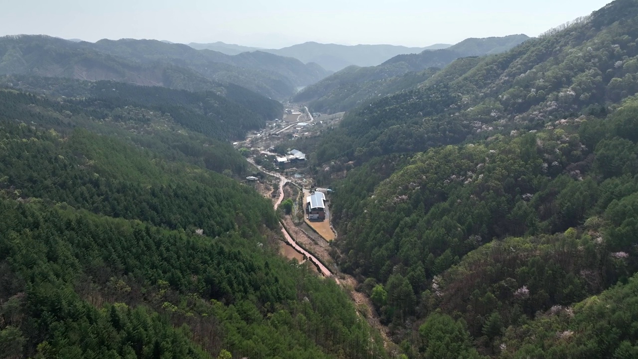 韩国江原道洪川郡古热山周围的风景视频素材