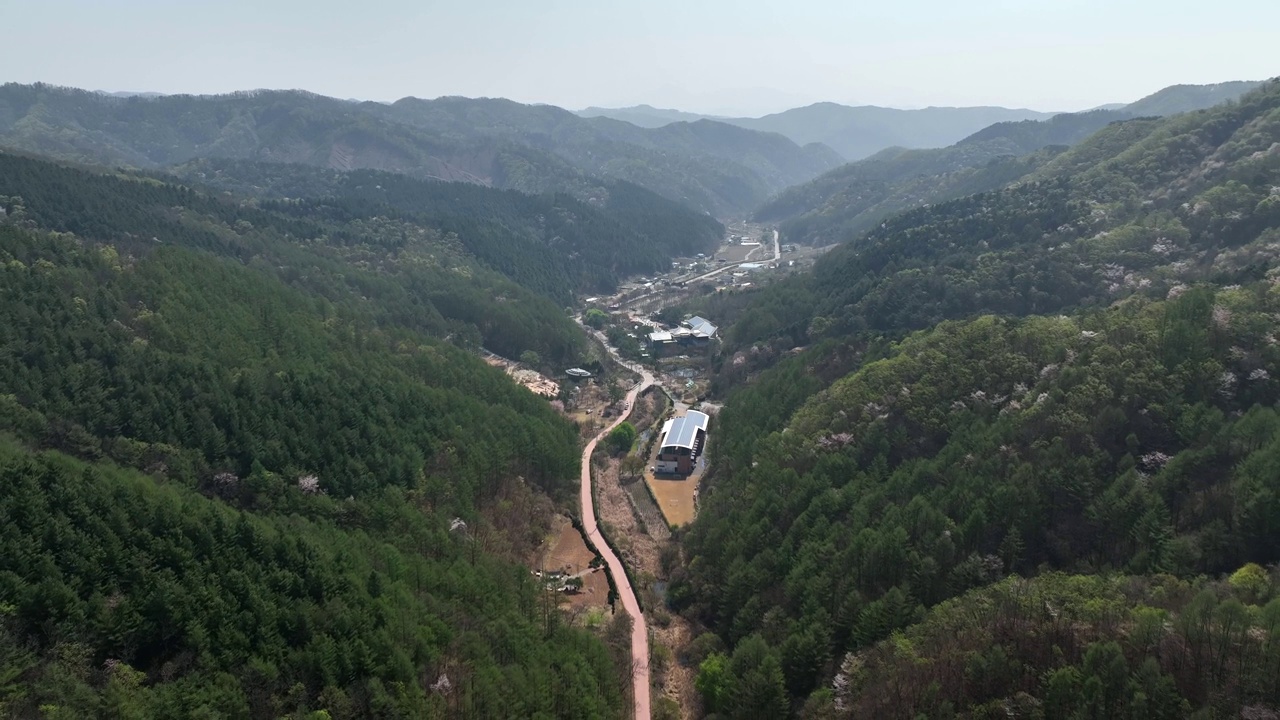 韩国江原道洪川郡古热山周围的风景视频素材