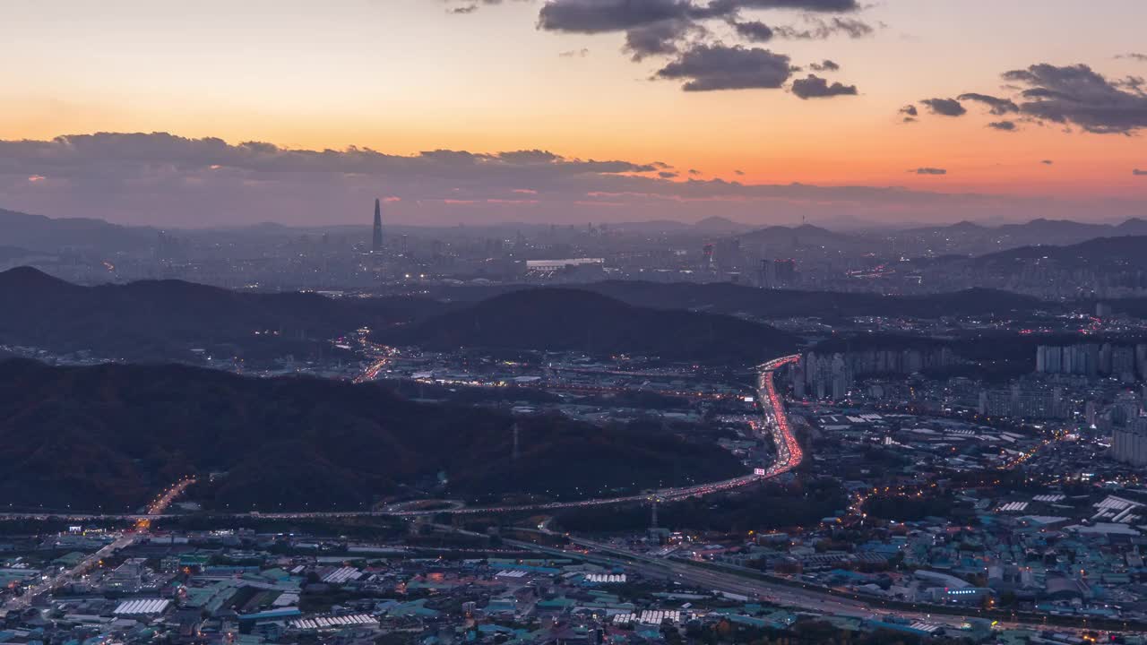 韩国首尔松坡区和江东区市中心和乐天世界大厦的夜景视频素材