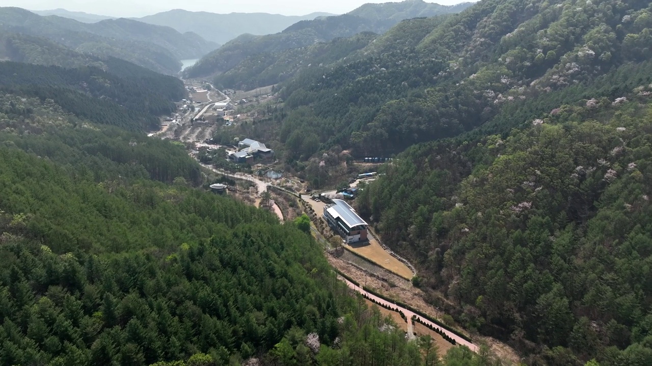 韩国江原道洪川郡古热山周围的风景视频素材