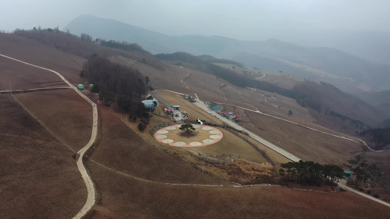 韩国江原道旌善郡，时间胶囊公园周围的风景视频素材