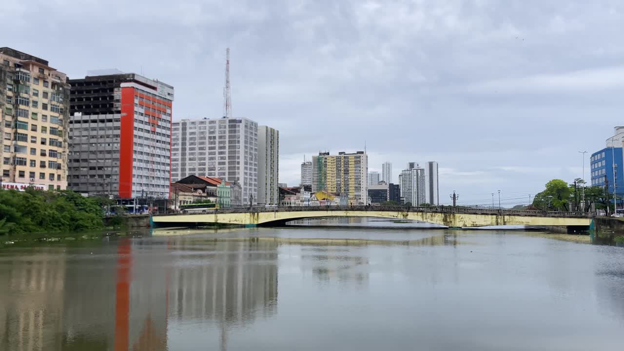 雨天从累西腓看视频素材