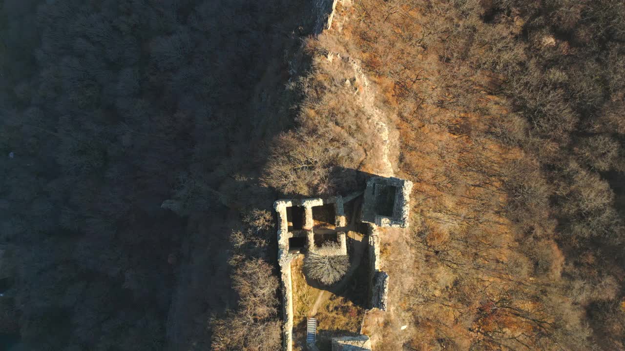 乌贾尔马要塞的古代遗迹鸟瞰图。格鲁吉亚的卡赫蒂地区视频素材