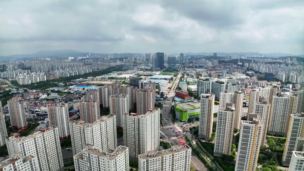 韩国京畿道水原市永通区市中心附近的公寓视频素材