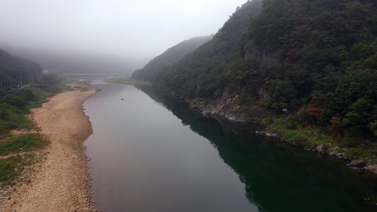 韩国江原道洪川郡八峰山和洪清江周围的云海视频素材