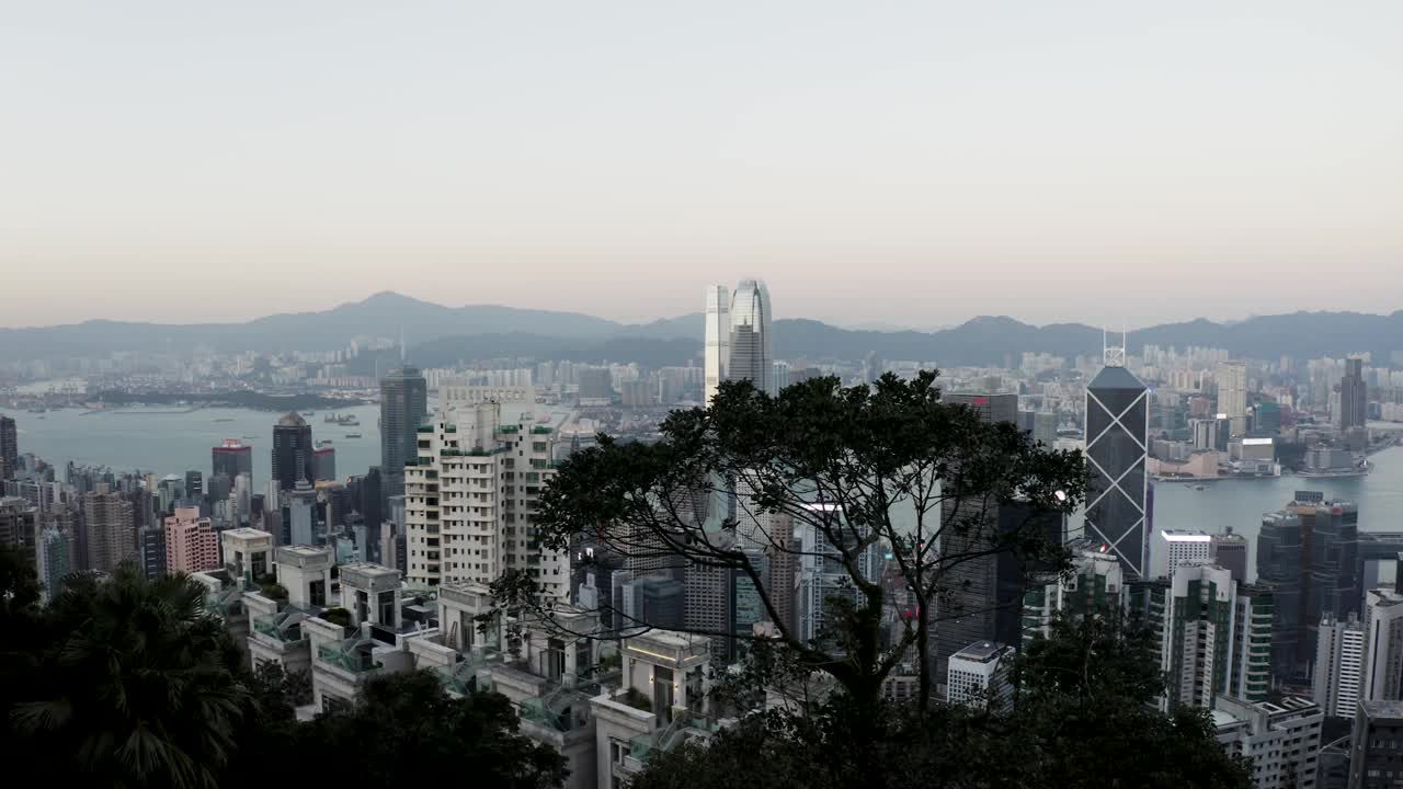 鸟瞰香港市中心的天际线，中国。视频素材