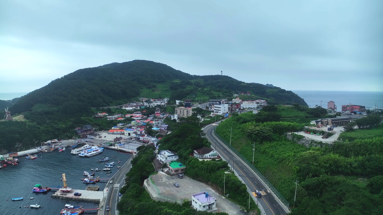 Dojang浦村的海景，Dojang港，游轮和大海/巨济市，庆尚南道，韩国视频素材