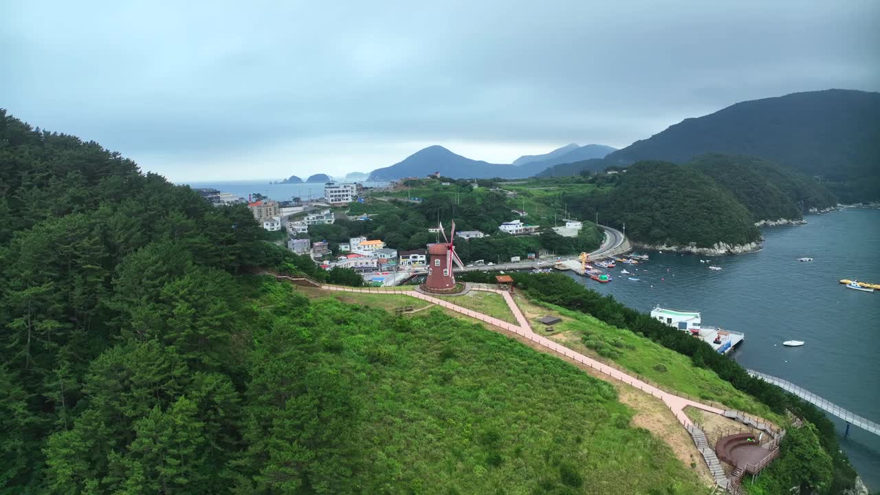 韩国庆尚南道道长浦村风山海景和大海/巨济市视频素材