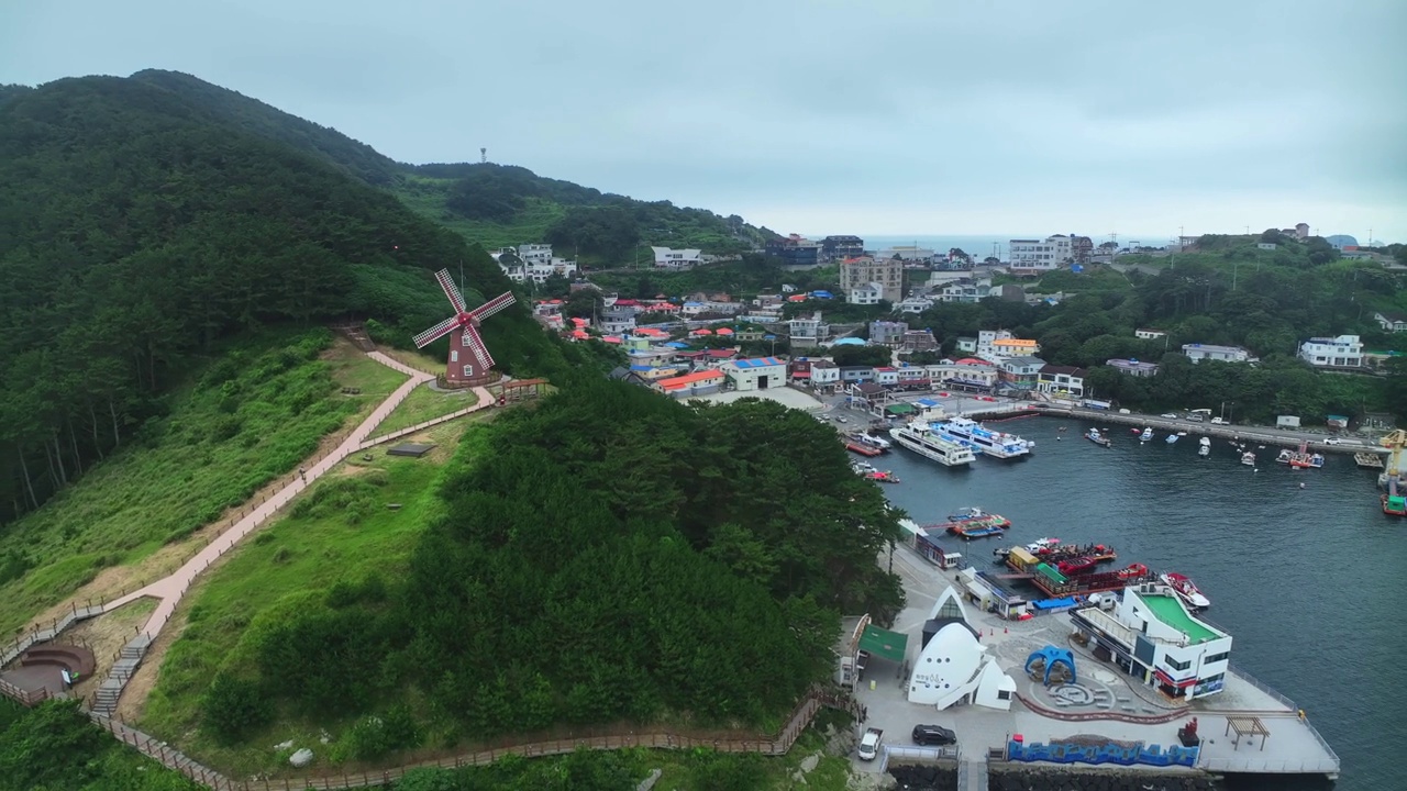 韩国庆尚南道道长浦村风山海景和大海/巨济市视频素材