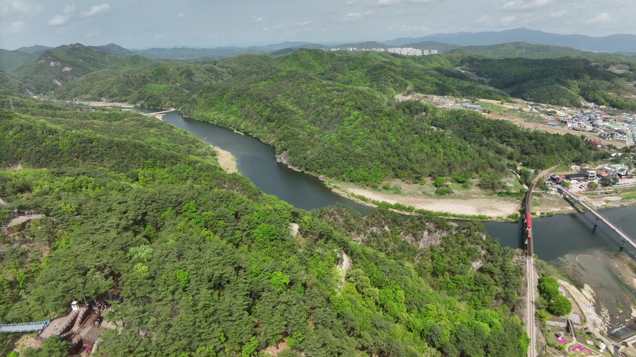 韩国江原道原州市小金山和西江周围的风景视频素材