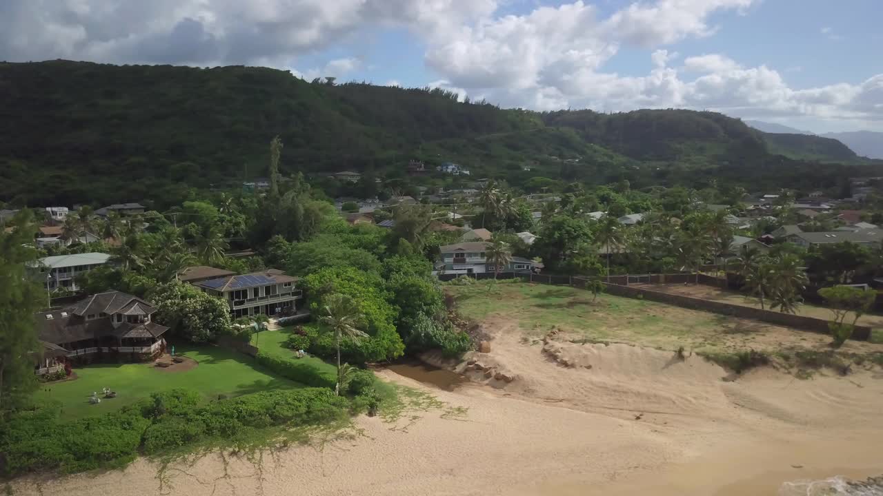 无人机拍摄的夏威夷瓦胡岛北岸视频素材