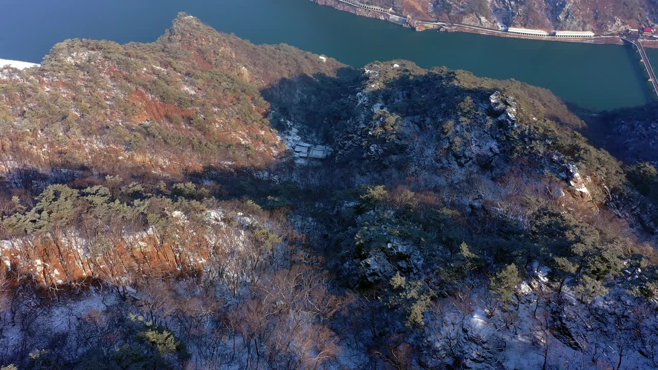 韩国江原道春川市沙马山、僧院寺、北江江和叶庆春路视频素材