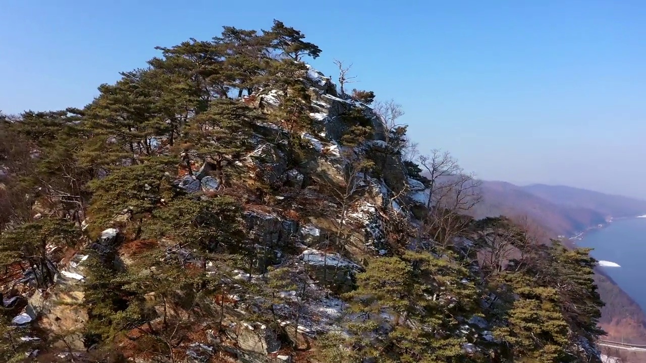 韩国江原道春川市沙马山、Bungeoseom岛和北江江的风景视频素材