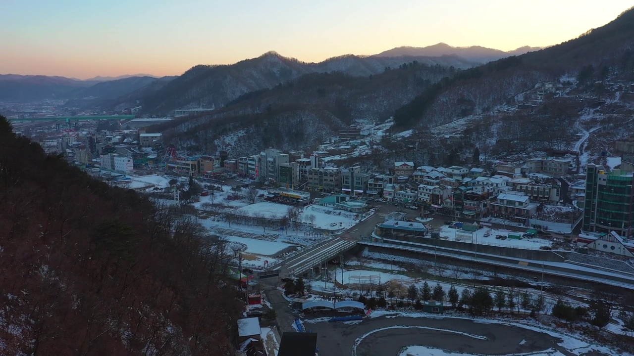 韩国江原道春川市江村的风景视频素材