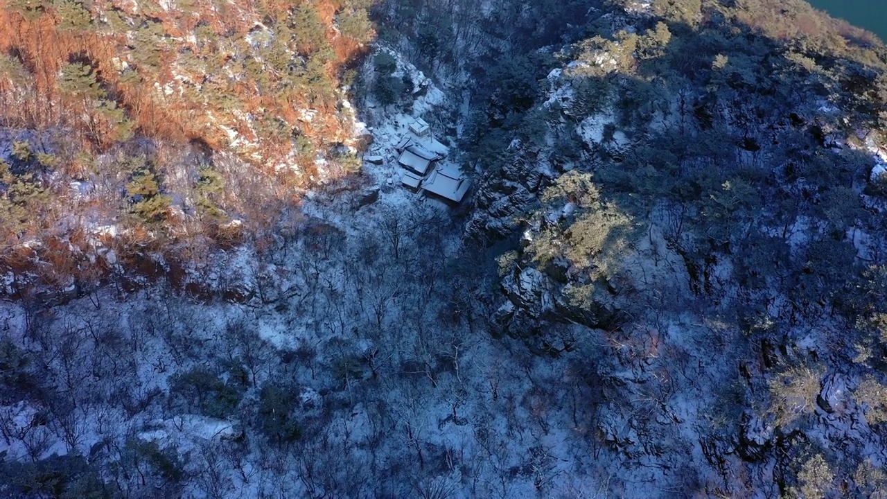 韩国江原道春川市沙马山和僧院寺的风景视频素材