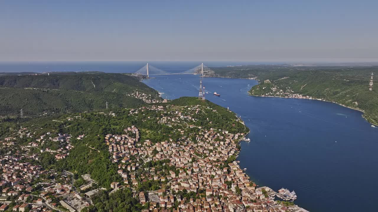 Istanbul Turkey Aerial v86 high altitude drone flyover merkez neighborhood sarıyer district capturing beykoz and spectacular bosphorus strait leading to black sea - Shot with Mavic 3 Cine - July 2022视频素材