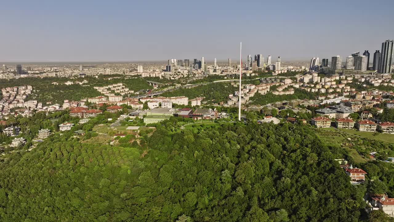 Istanbul Turkey Aerial v53 panoramic morning view, drone flyover kuruçeşme neighborhood, fly around hilltop tv stations with downtown cityscape in the background - Shot with Mavic 3 Cine - July 2022视频素材