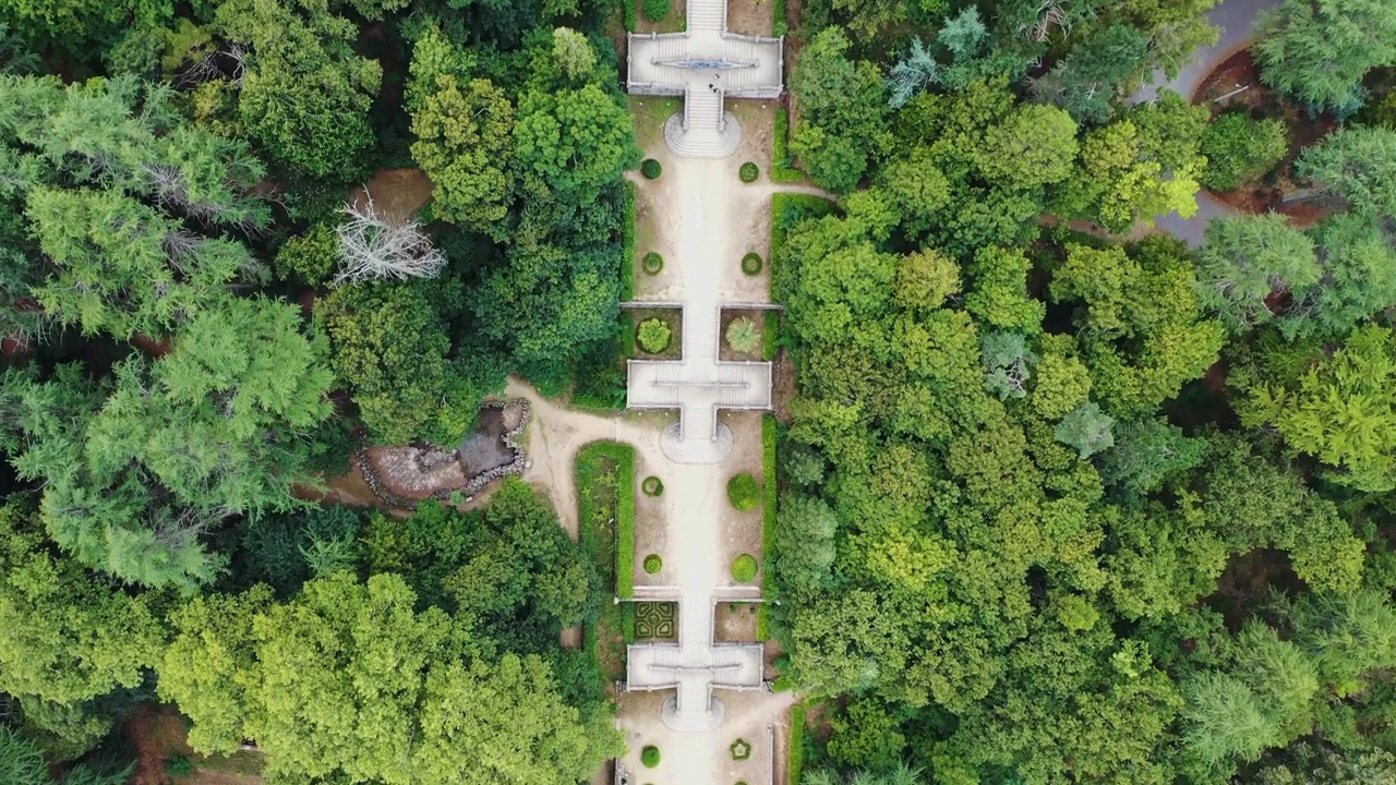 葡萄牙布拉加山教堂的鸟瞰图。
．视频素材