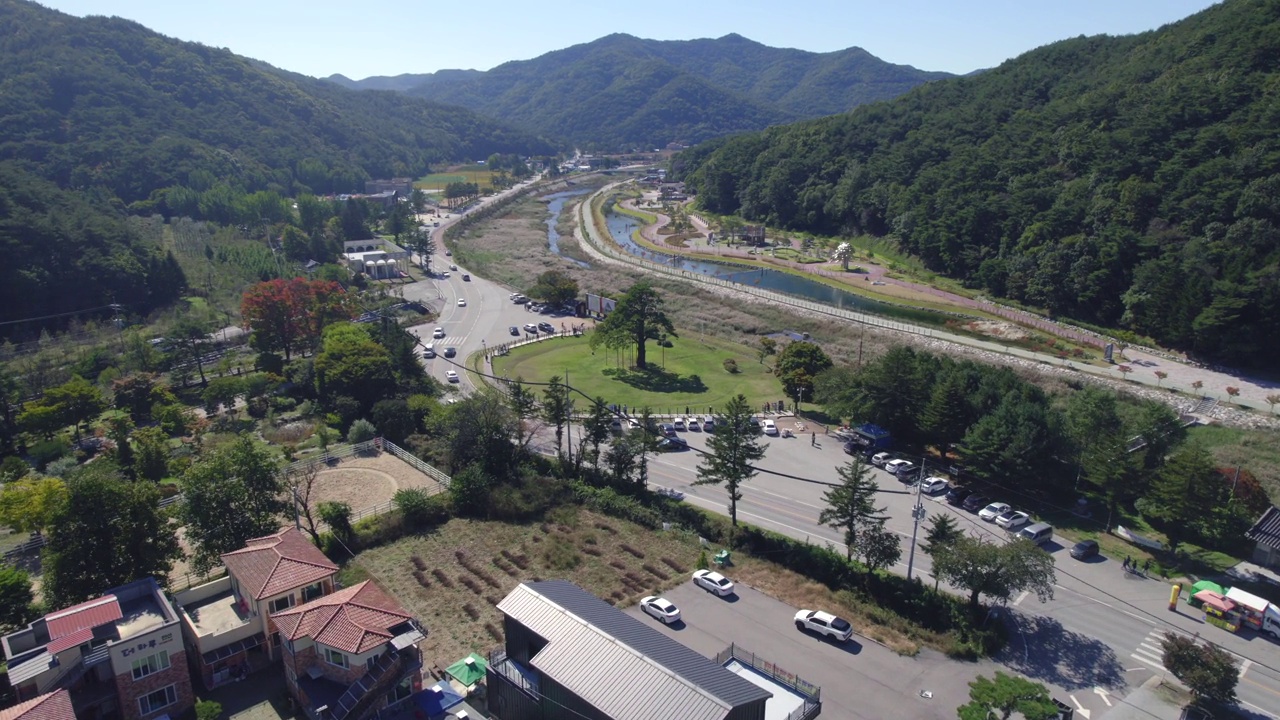 松尼山周边地区和全岐pumsong松树/忠北扶恩郡，韩国视频素材