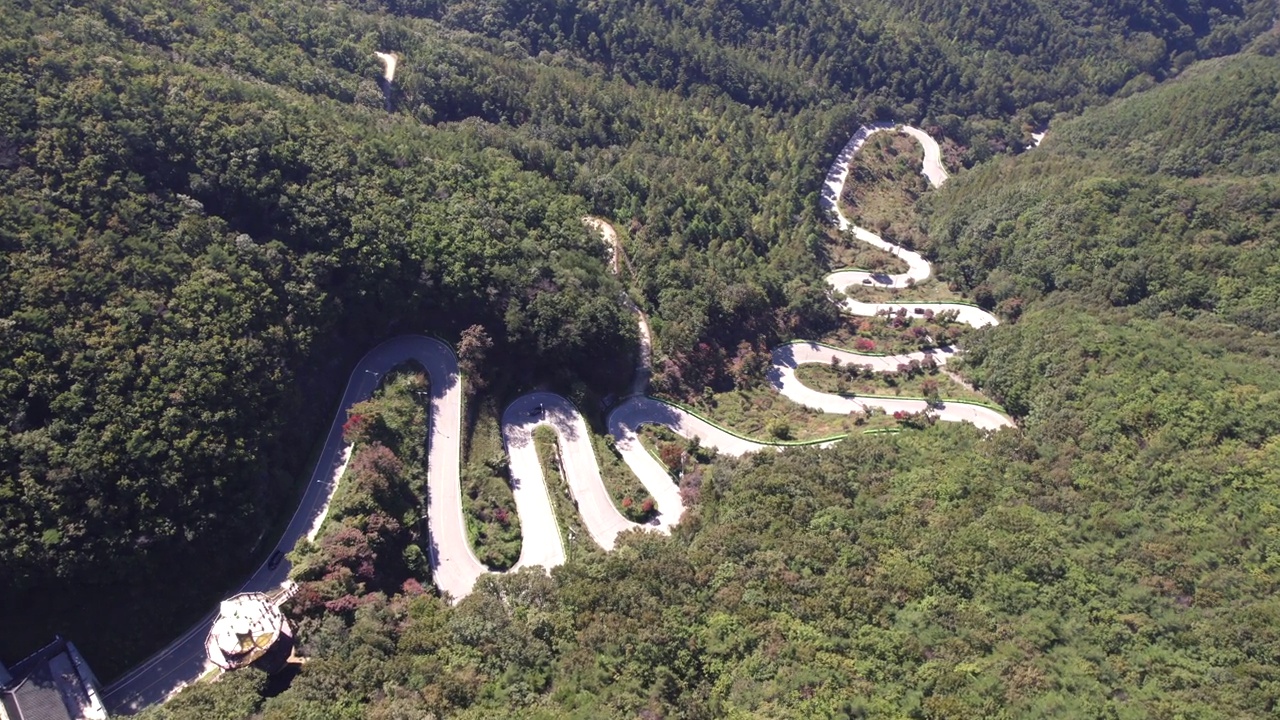 韩国忠清北道扶恩郡松尼山马尔提宰山口的风景视频素材