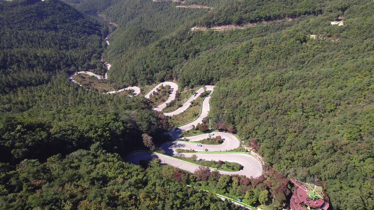 韩国忠清北道扶恩郡松尼山马尔提宰山口的风景视频素材