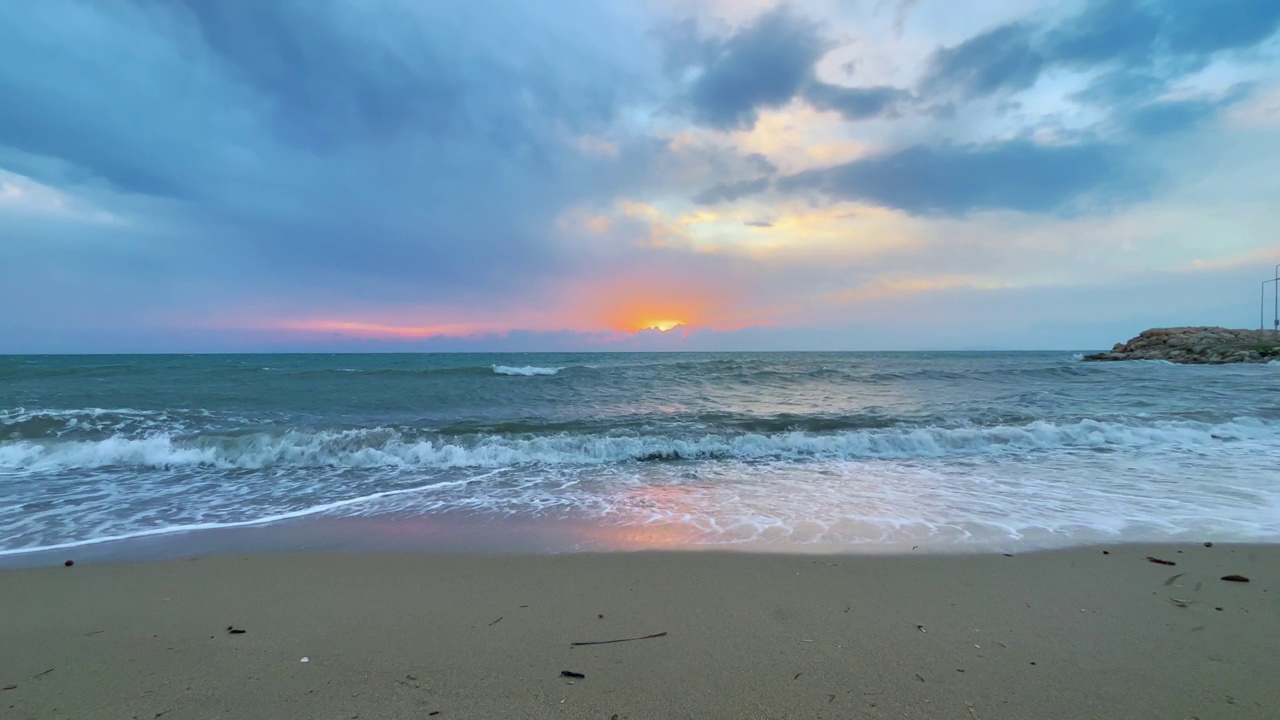 美丽的海滩和日落4K股票视频视频素材