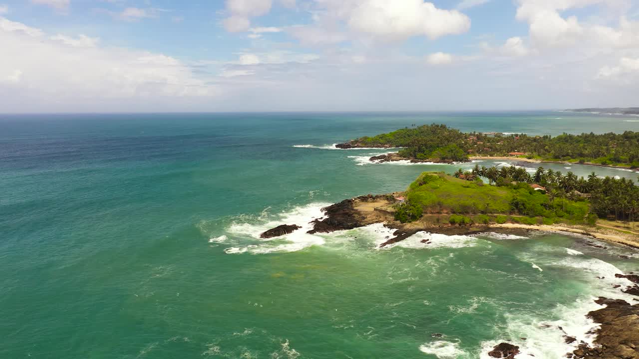 斯里兰卡岛的海岸线和海洋。视频素材