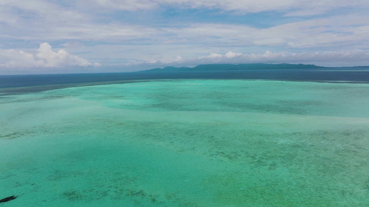 泻湖的海水表面。视频素材