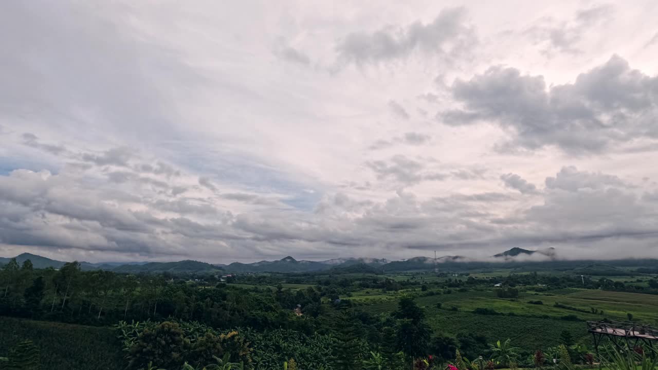 山的天空视频素材