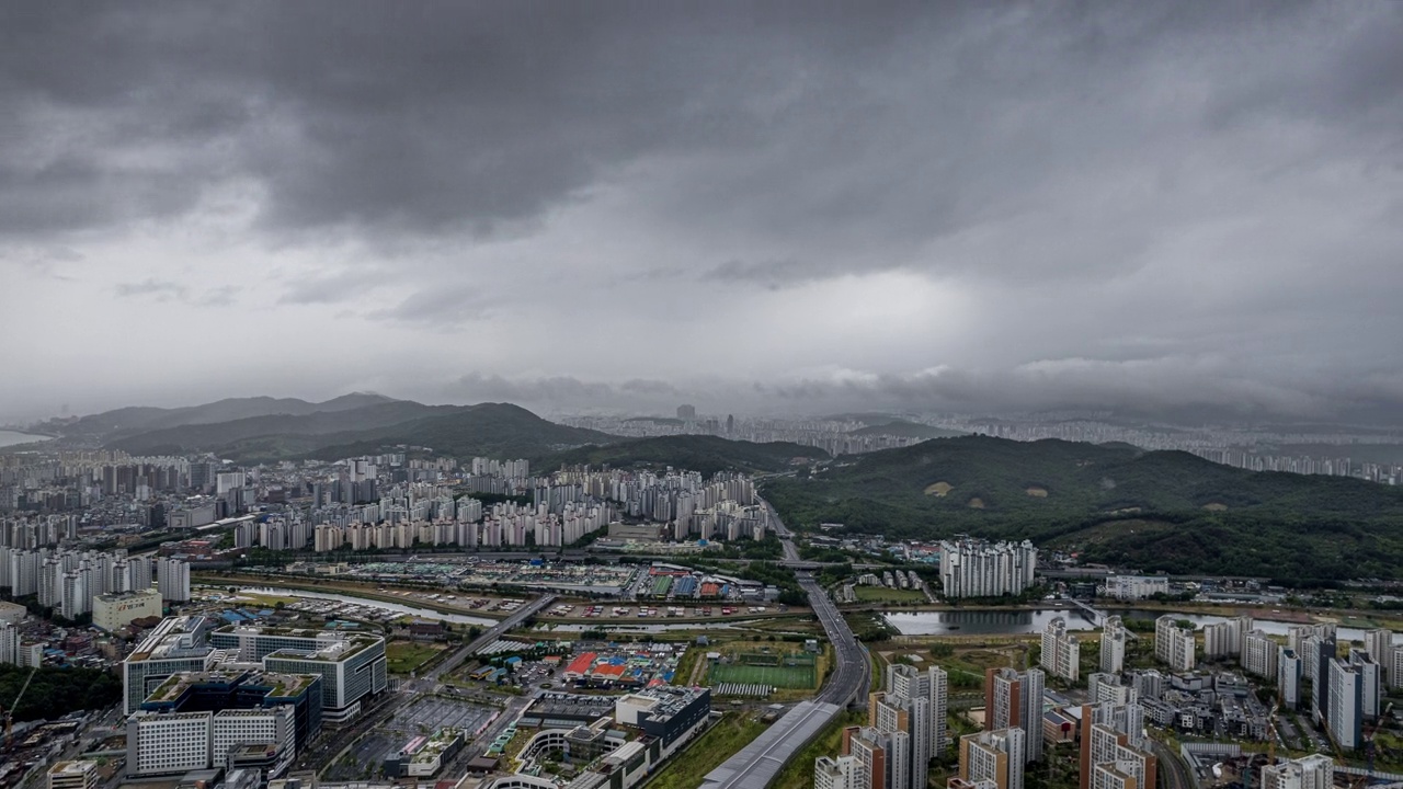 韩国京畿道，茶山区/南杨州市附近的公寓综合体的城市景观视频素材