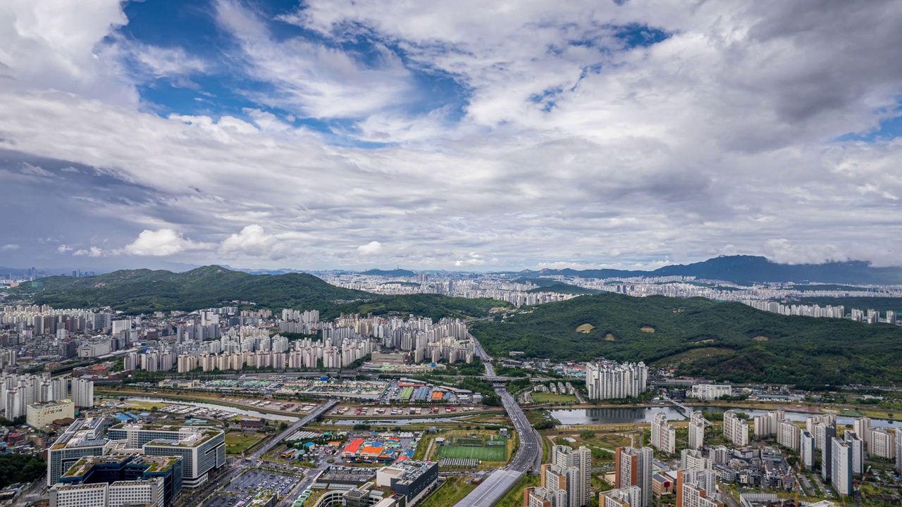 韩国京畿道，茶山区/南杨州市附近的公寓综合体的城市景观视频素材