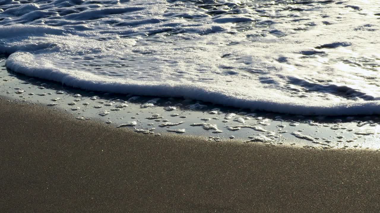 清晨海浪拍击视频素材