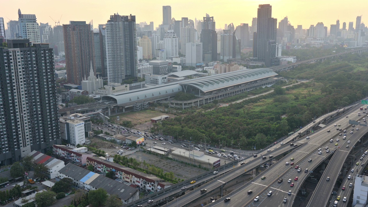 建筑现代建筑曼谷阿索克摩天大楼泰国视频素材