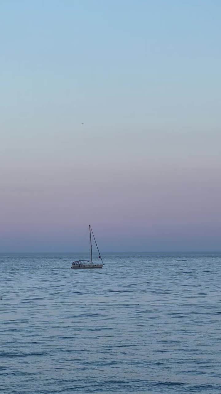 地中海上的游艇视频素材