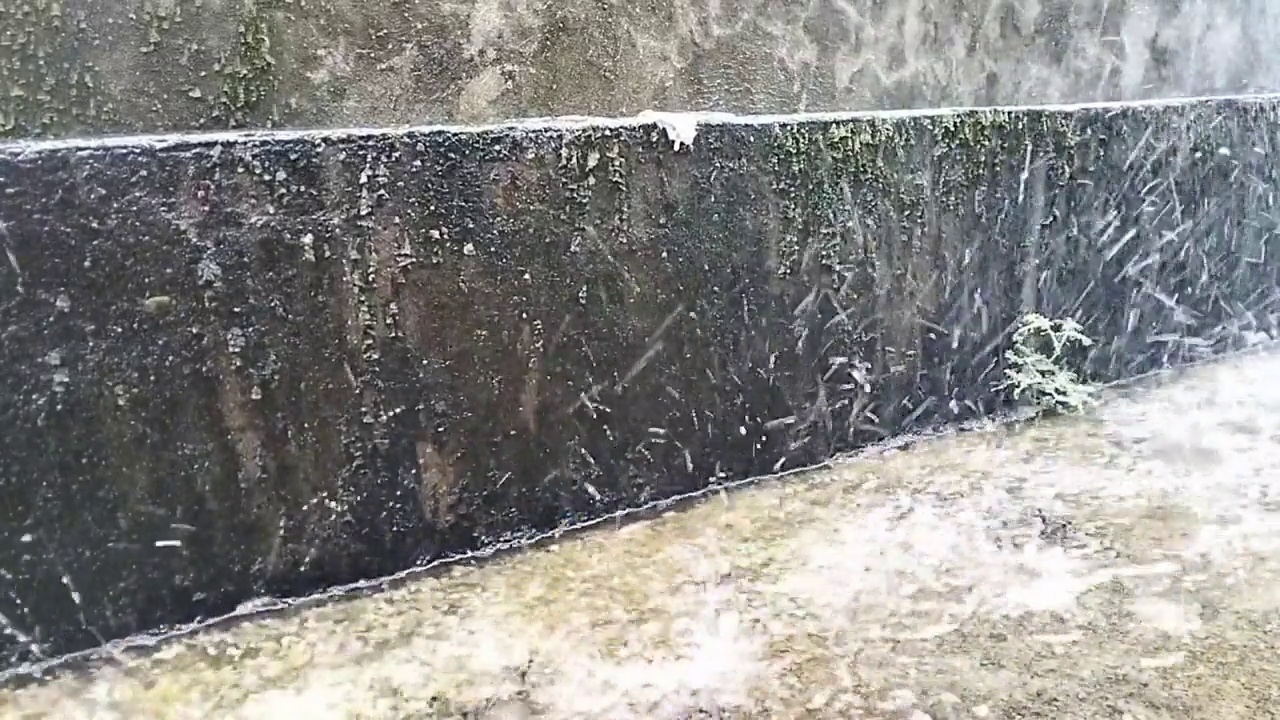 雨水和墙壁背景视频素材