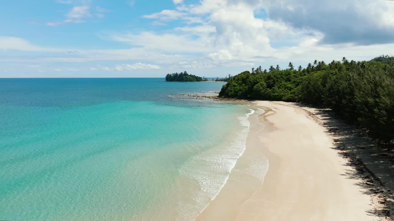 热带沙滩海景。马来西亚婆罗洲,。视频素材